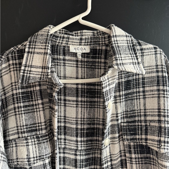 Acoa Women's Black and White Plaid Long Flannel - Picture 2 of 5